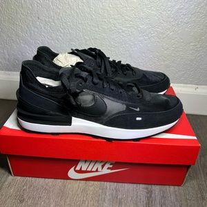 NEW! Men’s black Nike waffle one shoes